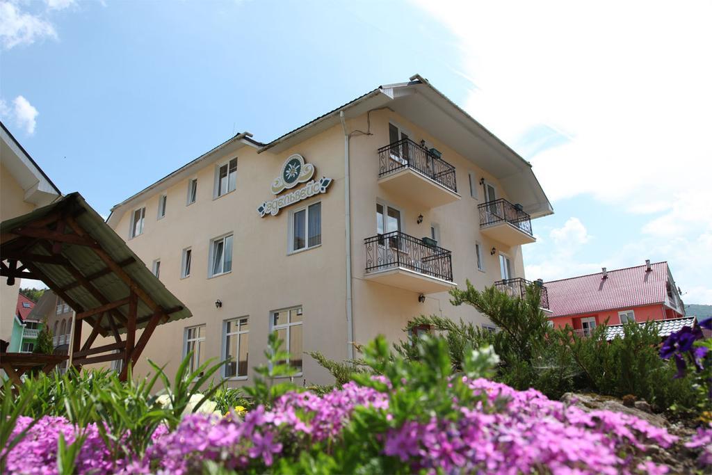 Edelweiss Hotell Poljana Eksteriør bilde